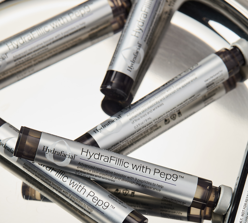 Hydrafacial functional skin through peptide-based boosters designed to strengthen the skin barrier and support deep hydration.