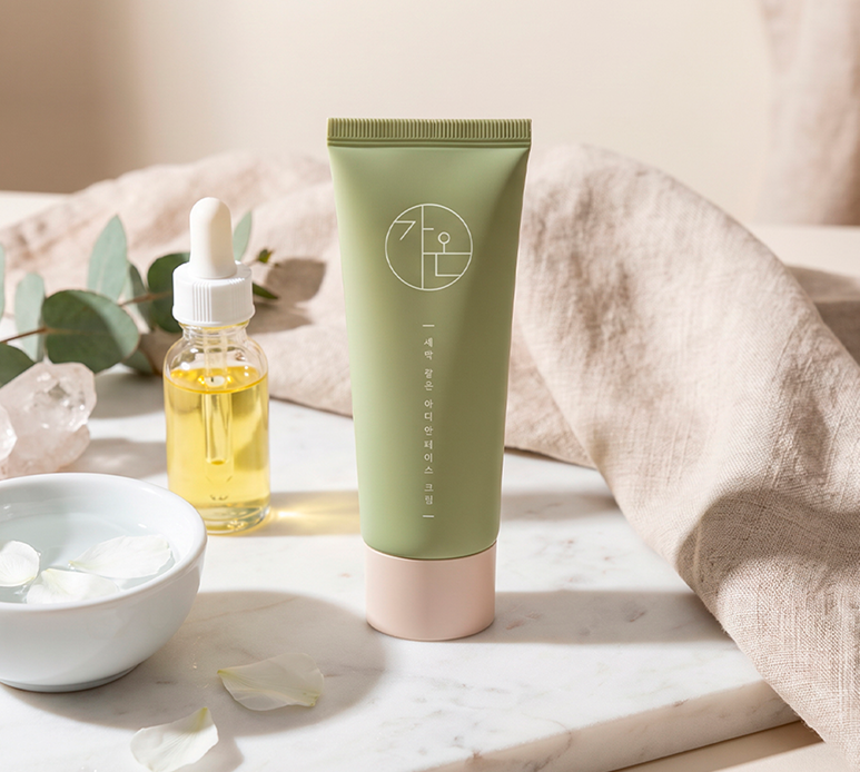 ZAIN Goldberry Cream, a Korean facial cream inspired by traditional hanbang herbal skincare.